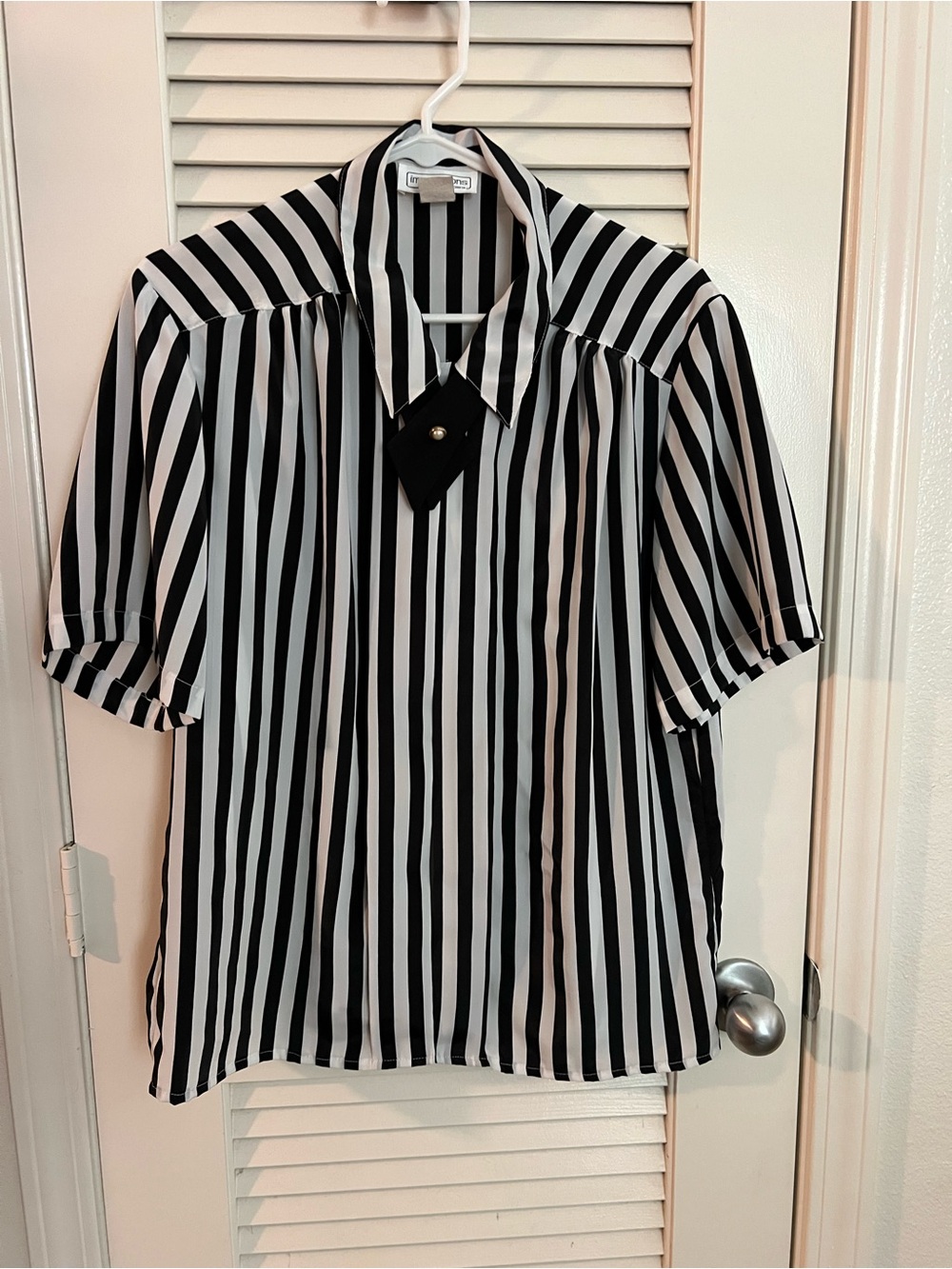 Black & White Vertical Stripe Short-Sleeve Shirt